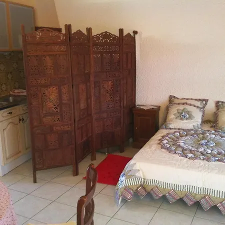 Les Capucines Au Domaine De La Pendule Penzion